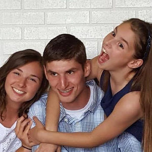 Meet your Posher, Logan